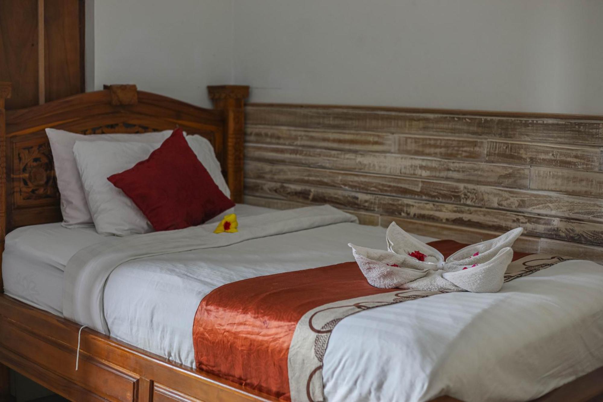Manta Cottages With Sea View Batununggul Екстериор снимка