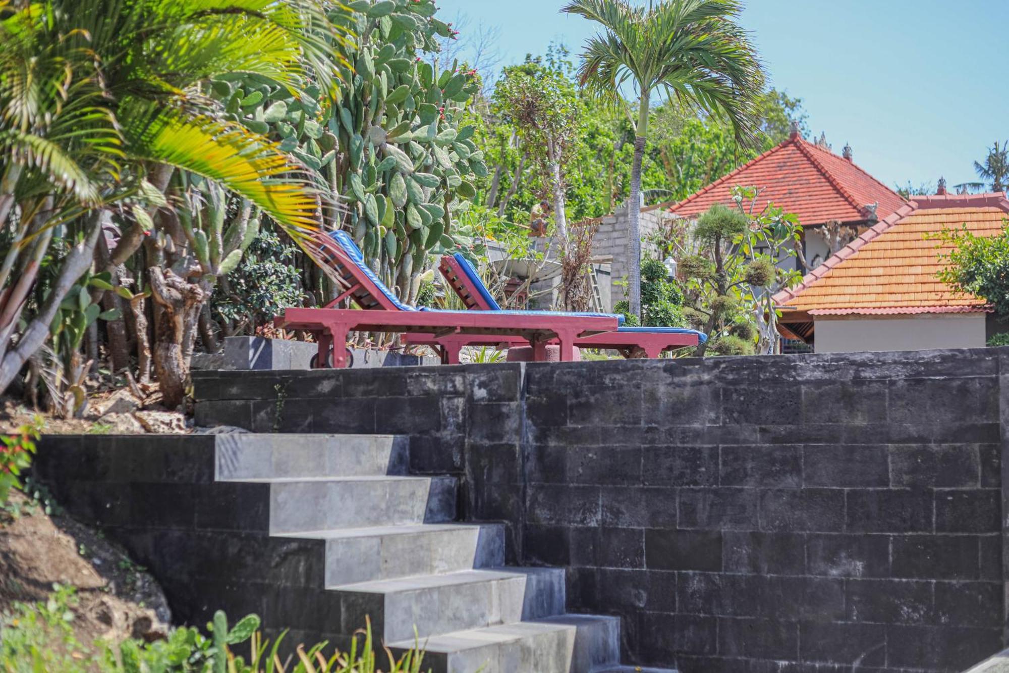 Manta Cottages With Sea View Batununggul Екстериор снимка
