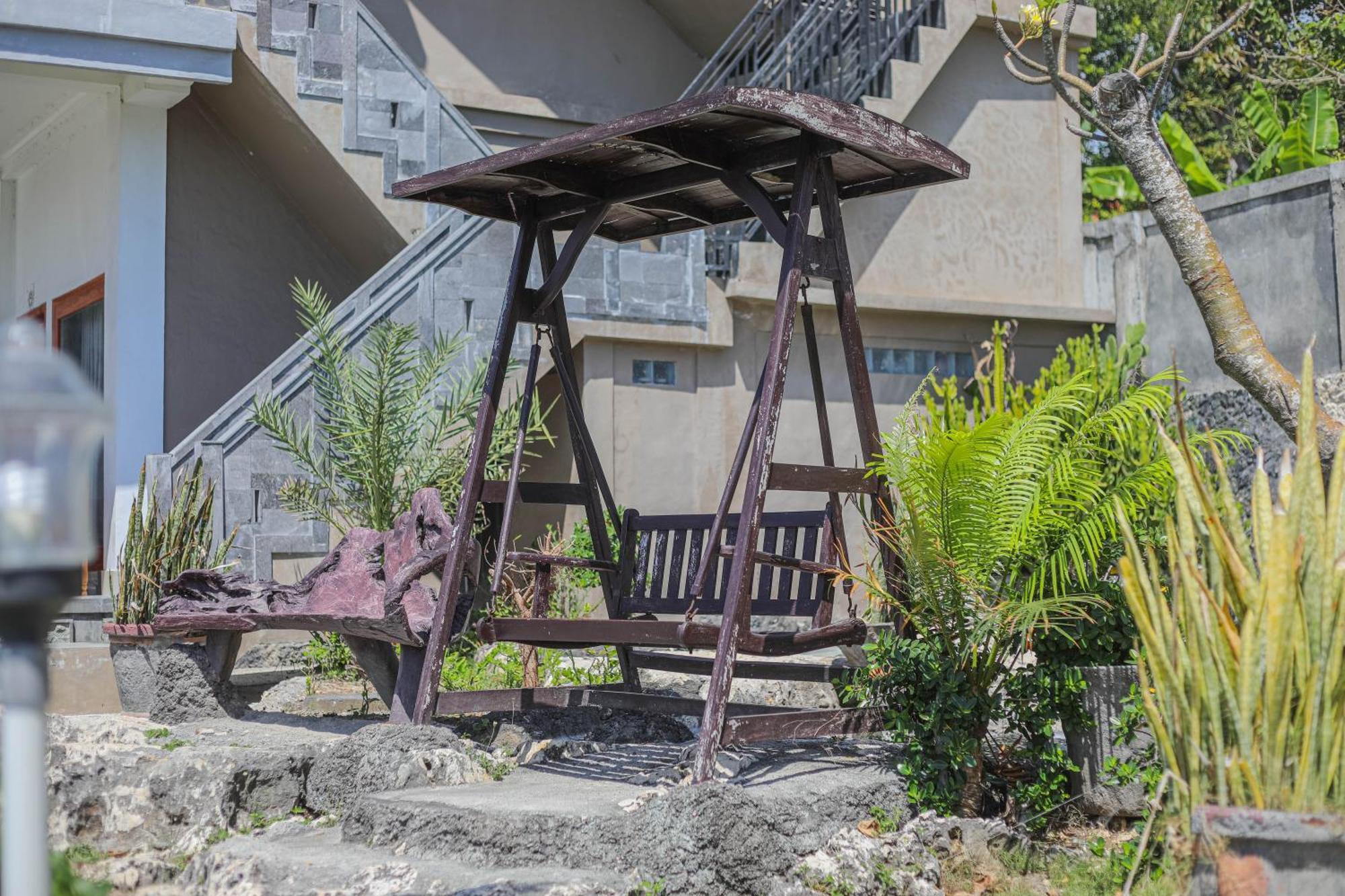 Manta Cottages With Sea View Batununggul Екстериор снимка