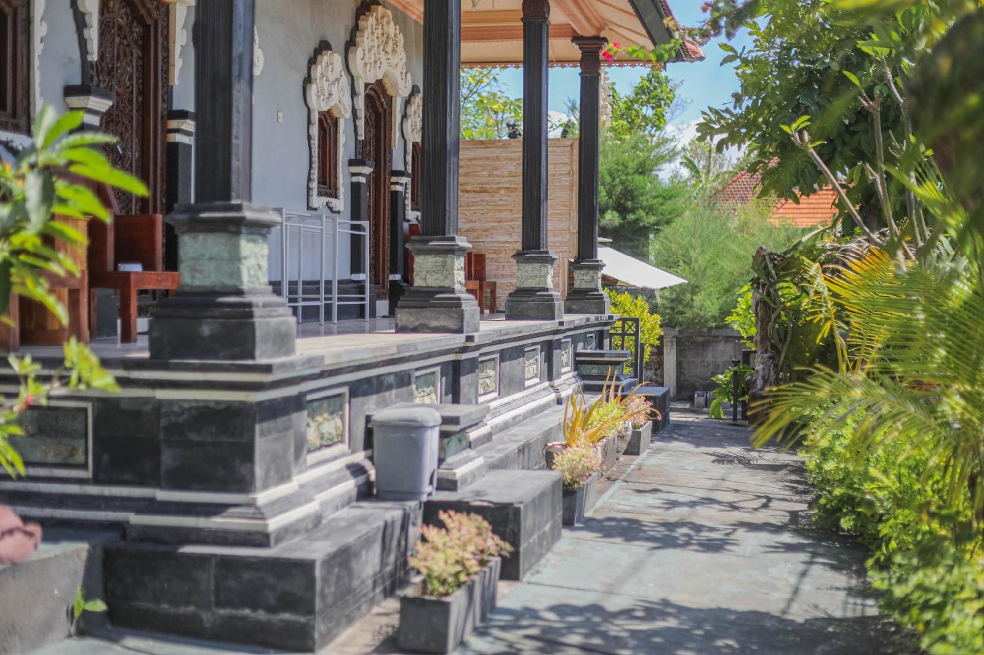 Manta Cottages With Sea View Batununggul Екстериор снимка