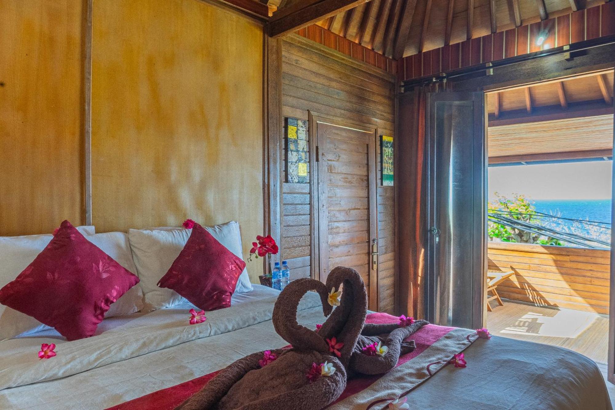 Manta Cottages With Sea View Batununggul Екстериор снимка